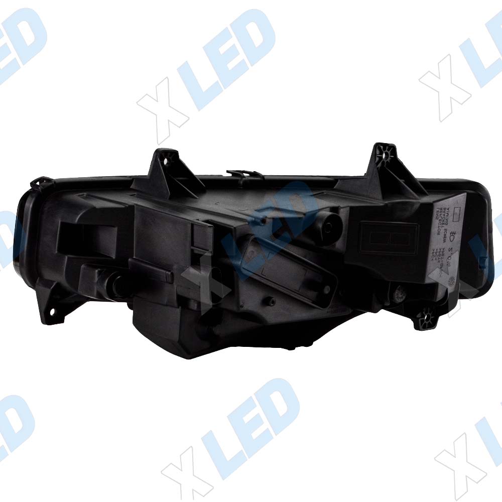 Фара противотуманная Skoda Octavia А8 (2020-2026) LED (правая)