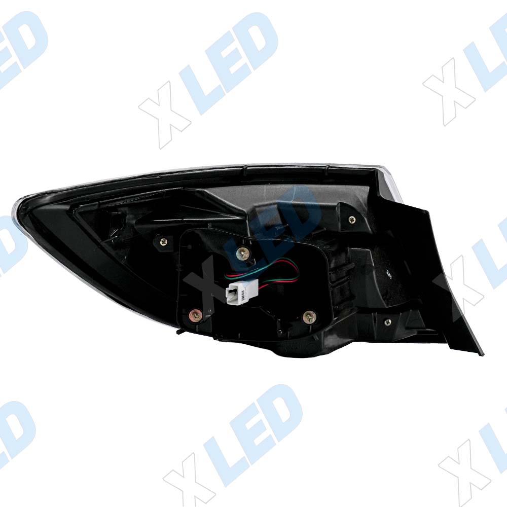 Фонарь задний Mazda 6 GH в крыло LED (2007-2013) белый отражатель (правый)