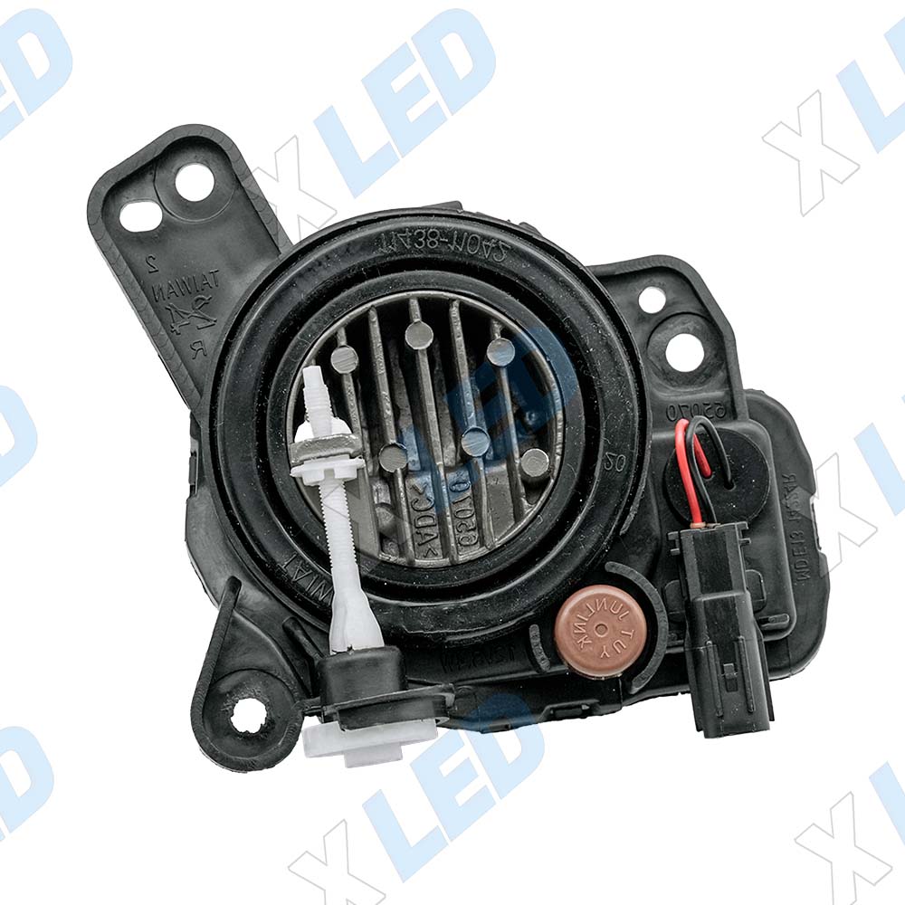 Фара противотуманная Mazda универсальная LED (CX-5, CX-9, M6 GJ) (правая)