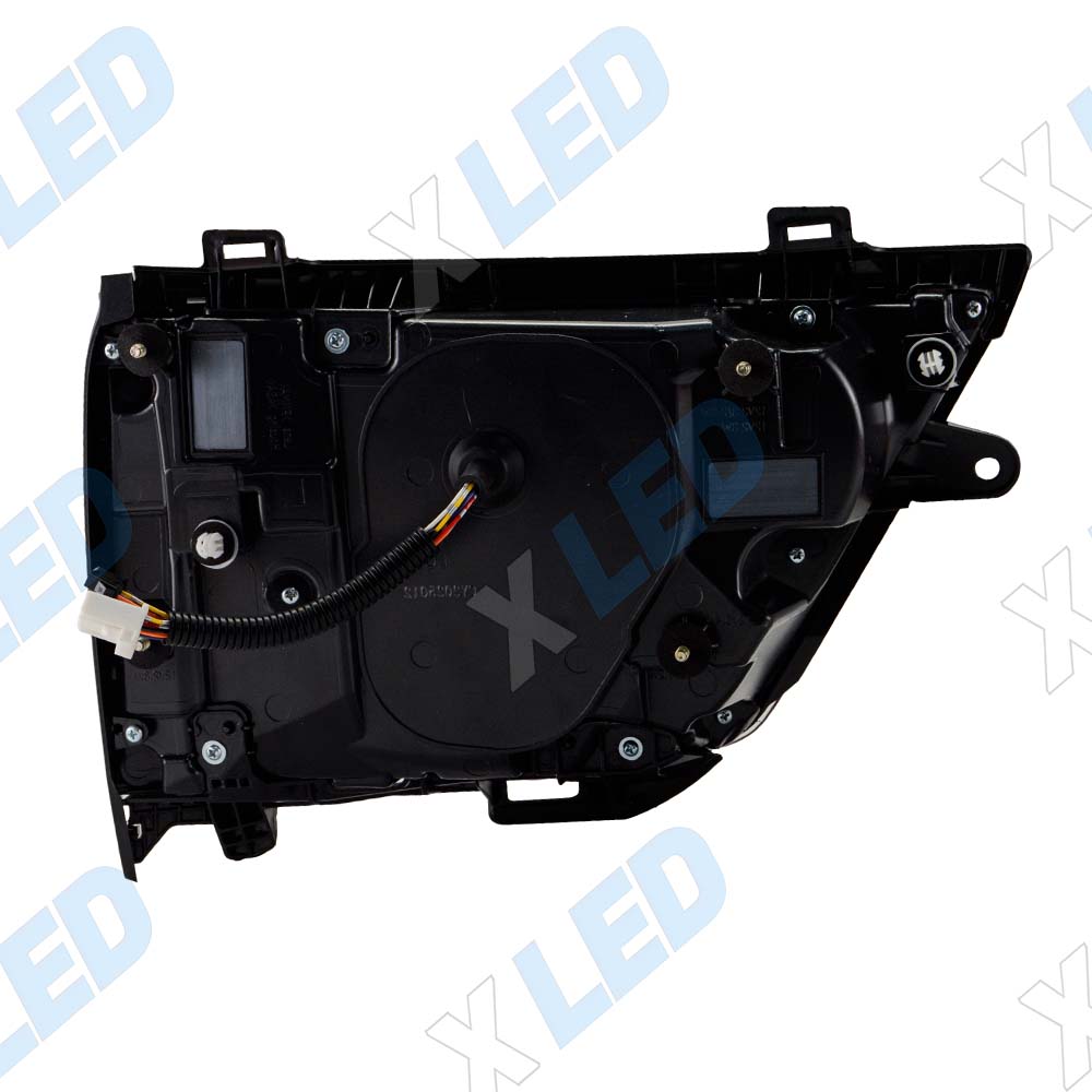 Фонарь задний Toyota Land Cruiser 300 (2021-2026) в багажник, правый