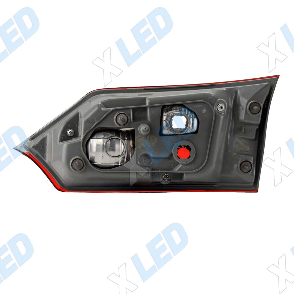 Фонарь задний Toyota Corolla XI (E160, E170, E180) в багажник LED (2012-2016) левый