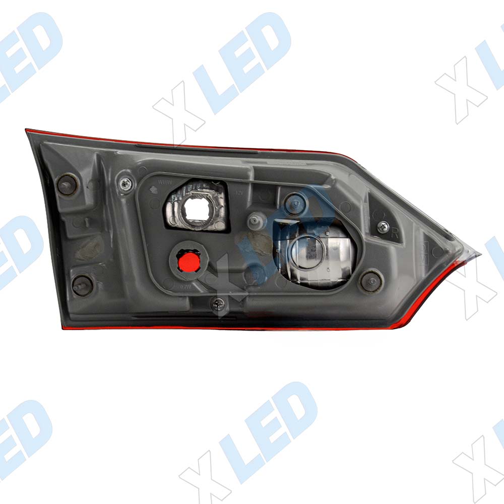 Фонарь задний Toyota Corolla XI (E160, E170, E180) в багажник LED (2012-2016) правый
