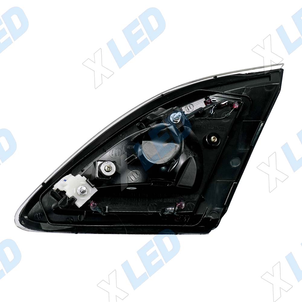 Фонарь задний Mazda 6 GH в багажник (2007-2013) красный отражатель (левый)